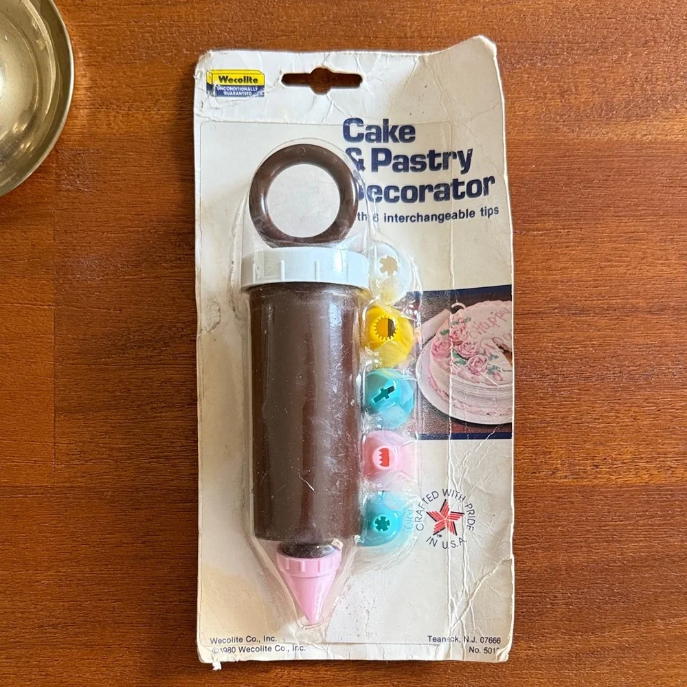 vintage Cake & Pastry Decorator - Brown and Pink
